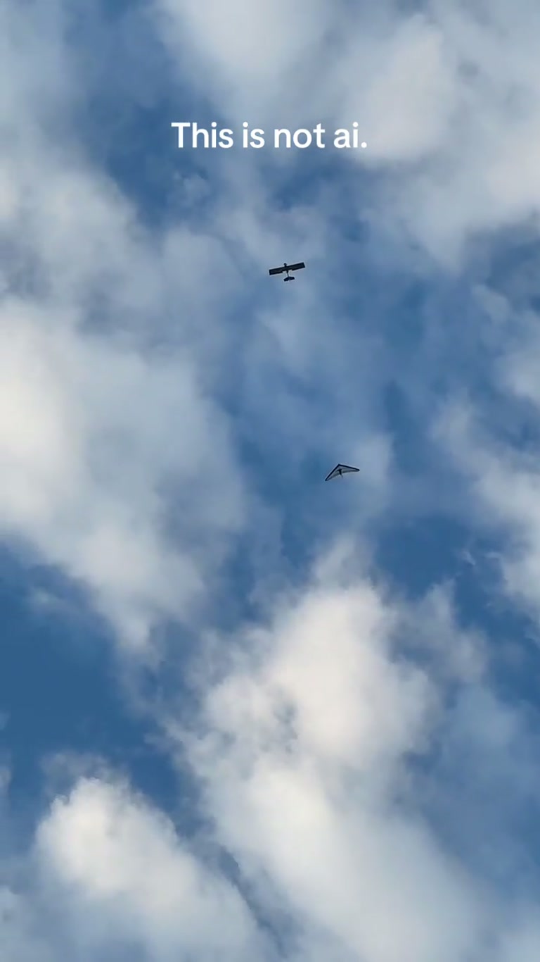 A 'Not AI' Sky Clip Leaves Viewers Puzzling Over Two Objects