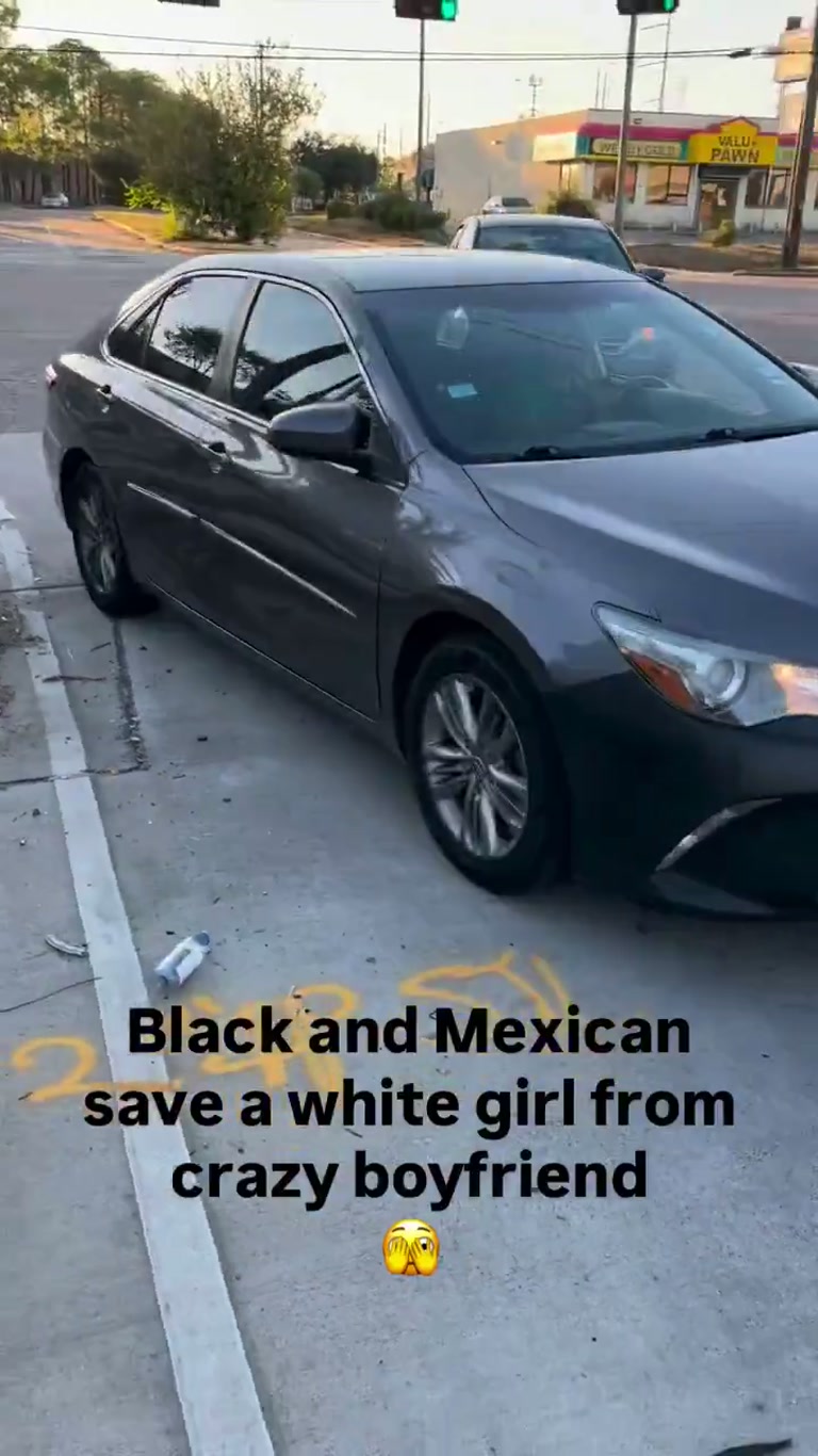 Roadside Confrontation Pulls Two Strangers Into a Car-Side Struggle