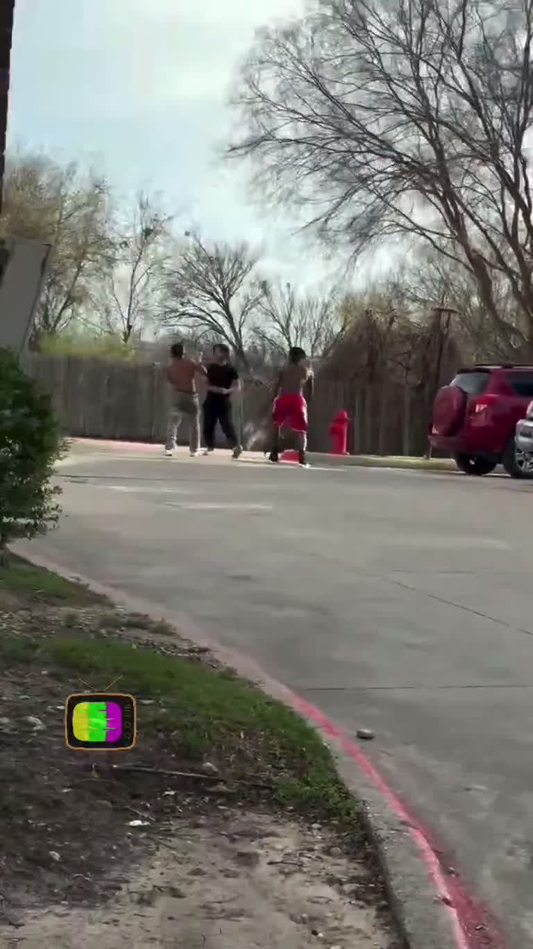 Brothers Set Up Sister's Boyfriend on a Street, Caught on Video