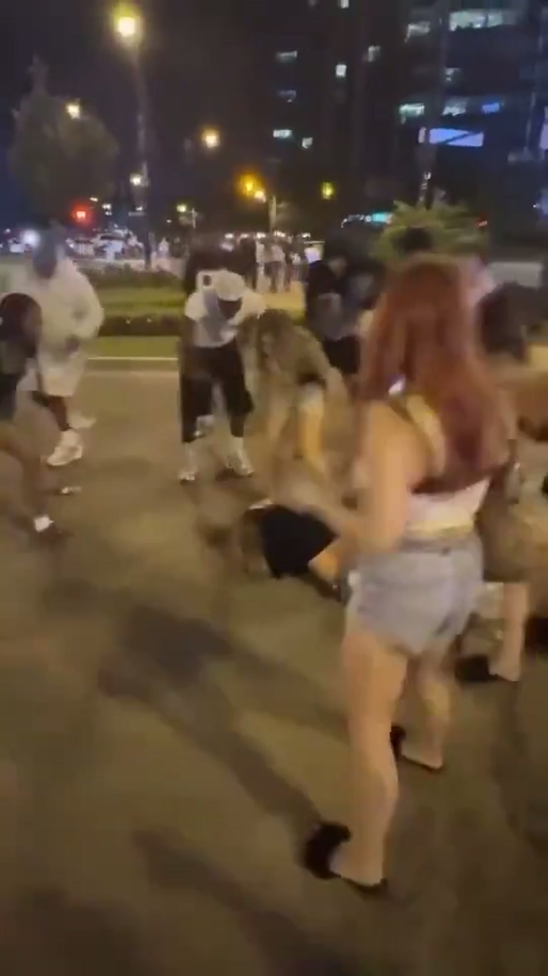 Night Street Clash Filmed While Bystanders Record on Phones