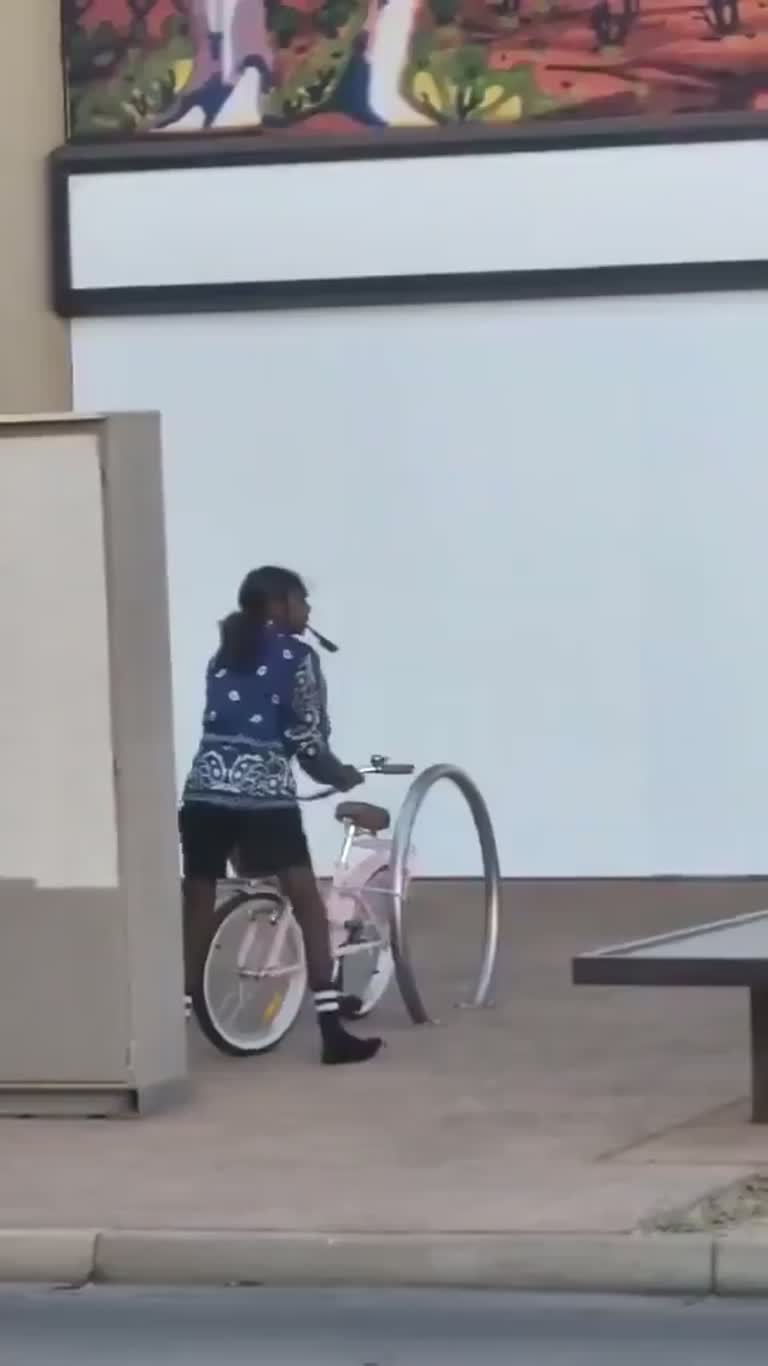 A pink bicycle, a hoop on the ground and a claim no one has verified