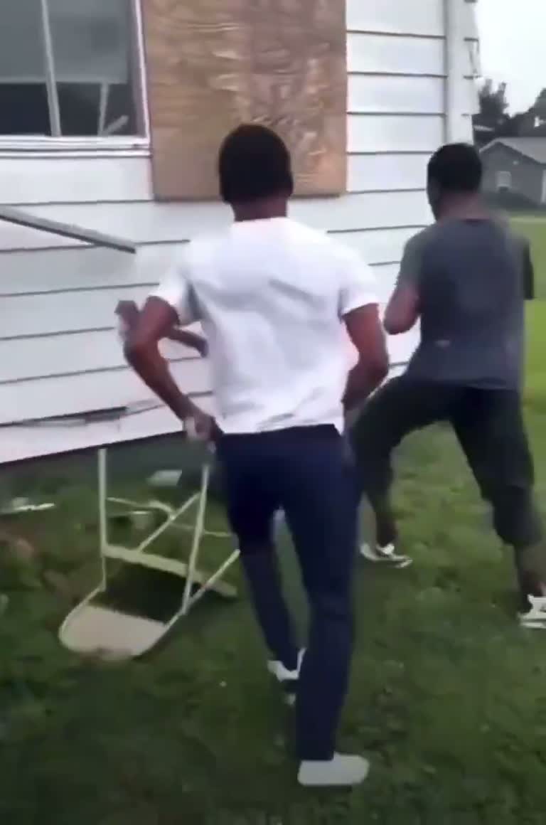 Caught on Camera: A Yard Confrontation Splits Viewers Online