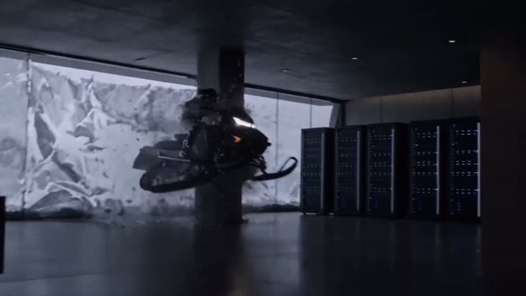 A Lone Operative, No Backup, and a Room Full of Alien Tech