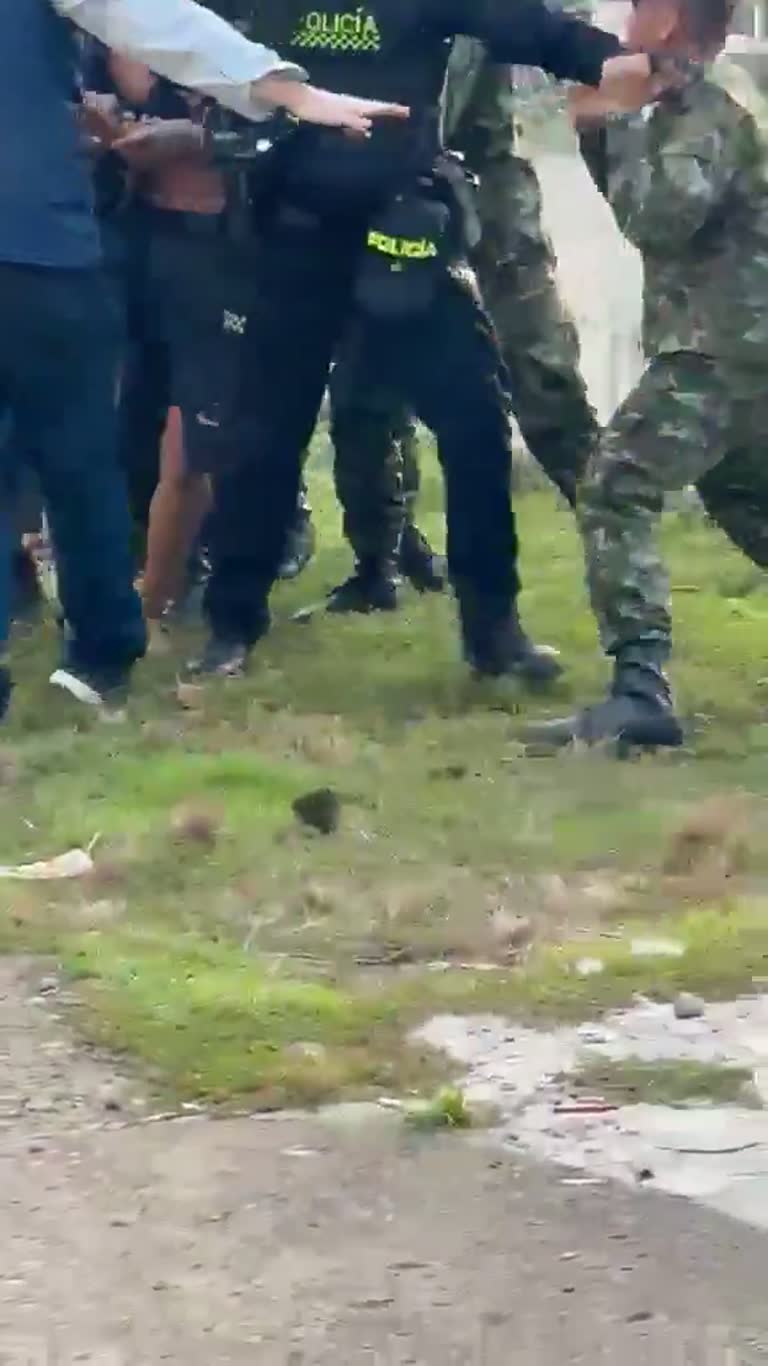 Cameras Finally Catch the Face Everyone Was Waiting For