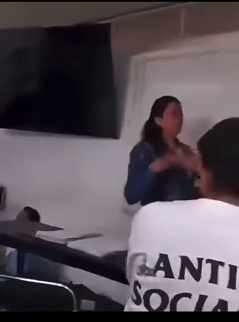 The Room Went Still, Then a Student Stood Up Mid-Lecture