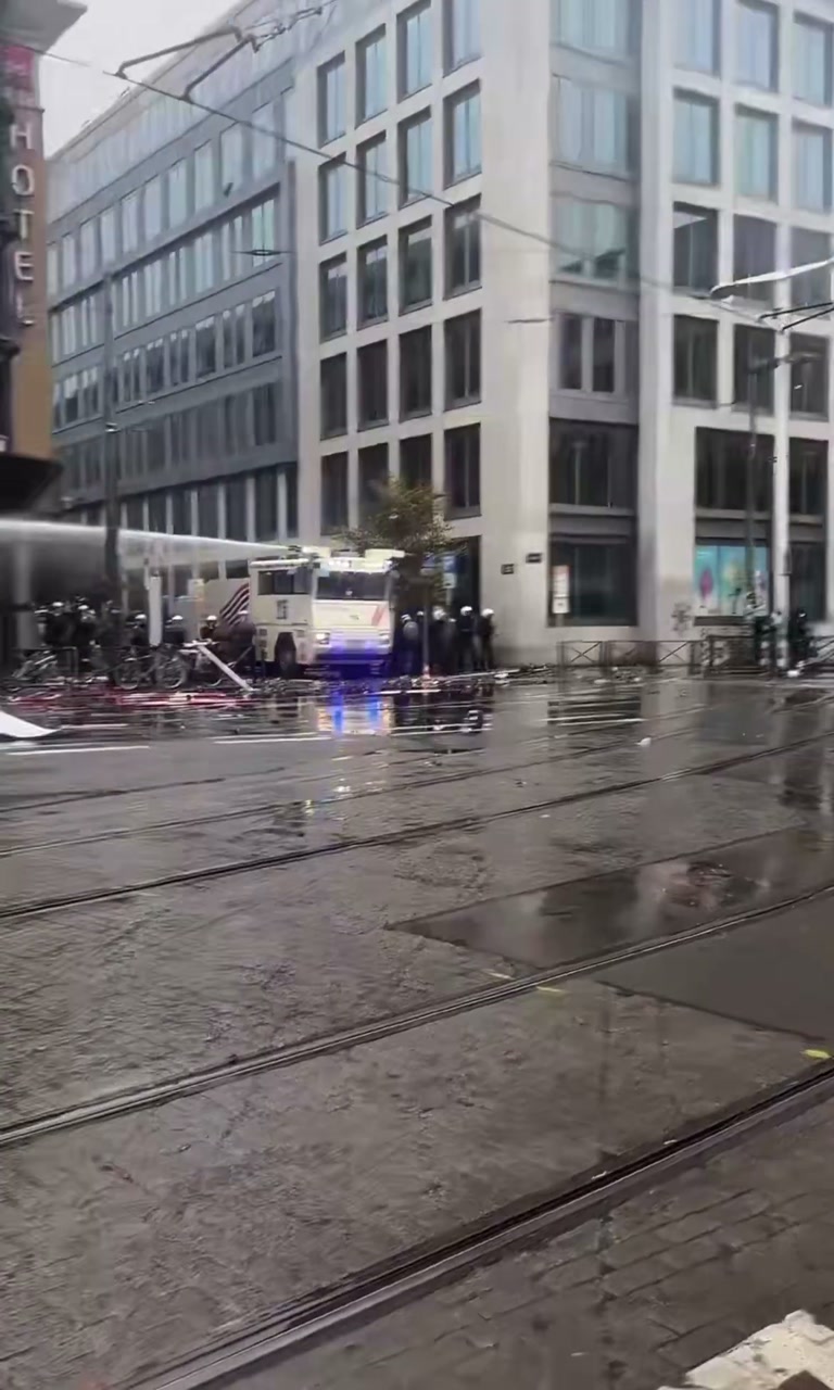 A City Bus, a Wet Street, and the Moment Everything Changes