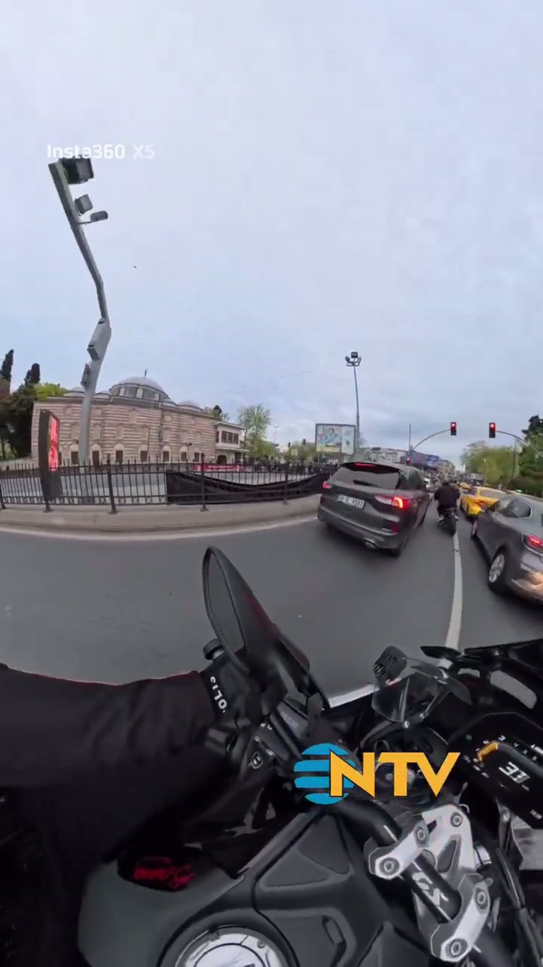 A Quiet Ride Through a Turkish Street Turns on One Shouted Word