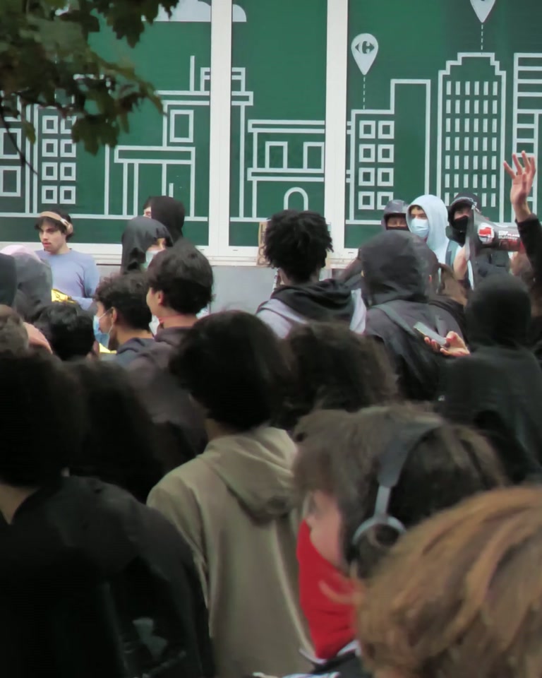 When a Peaceful March Turns: The Street Scene Nobody Saw Coming