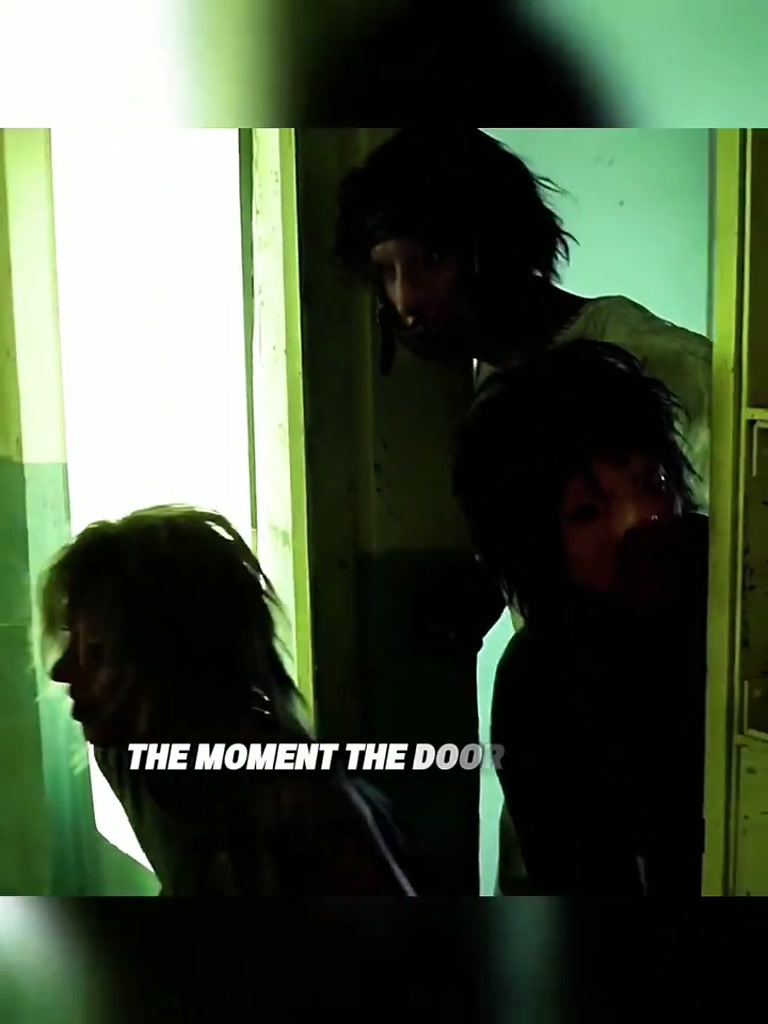 The Hairpin He Hid in His Fist and the Door That Gave Way