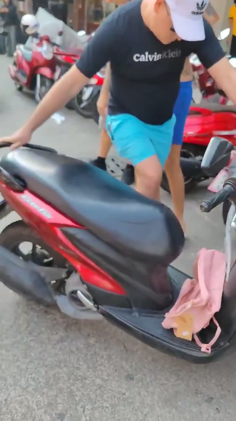 A Crashed Scooter, a Frozen Crowd, and One Voice That Cut In