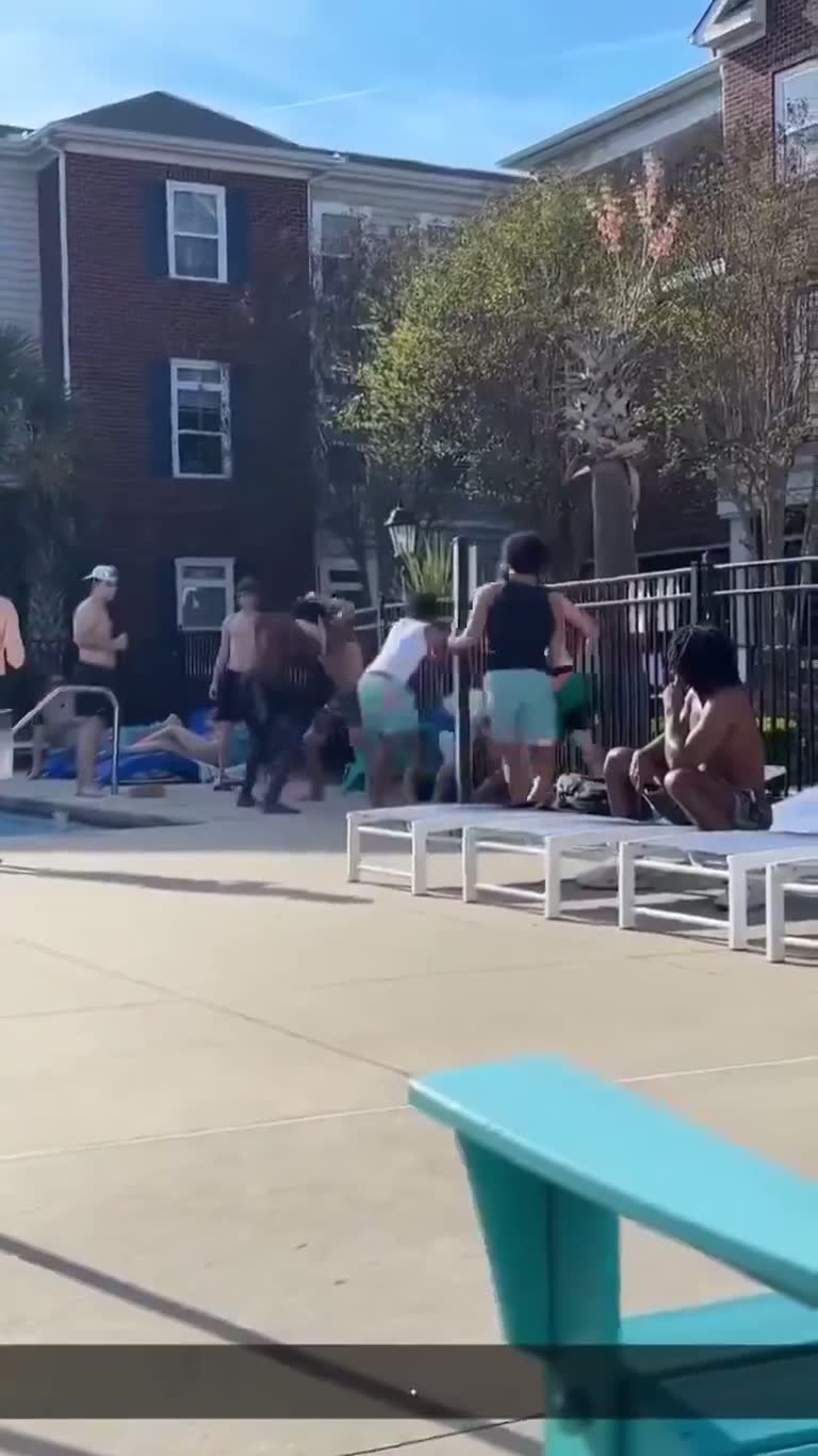 A Poolside Showdown Where One Refused Handshake Says It All