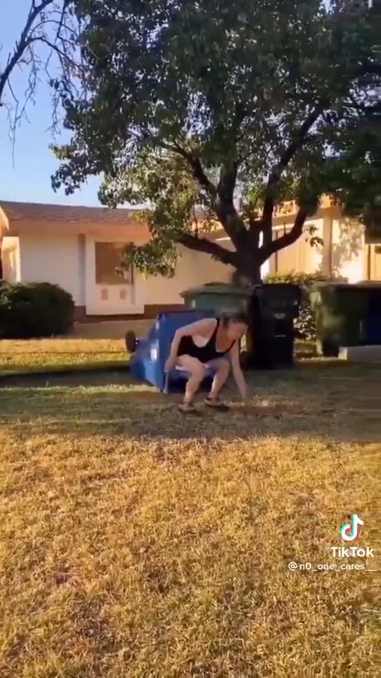 Neighbor's 911 Call, Two Hammers and a Lawn Scuffle on Camera