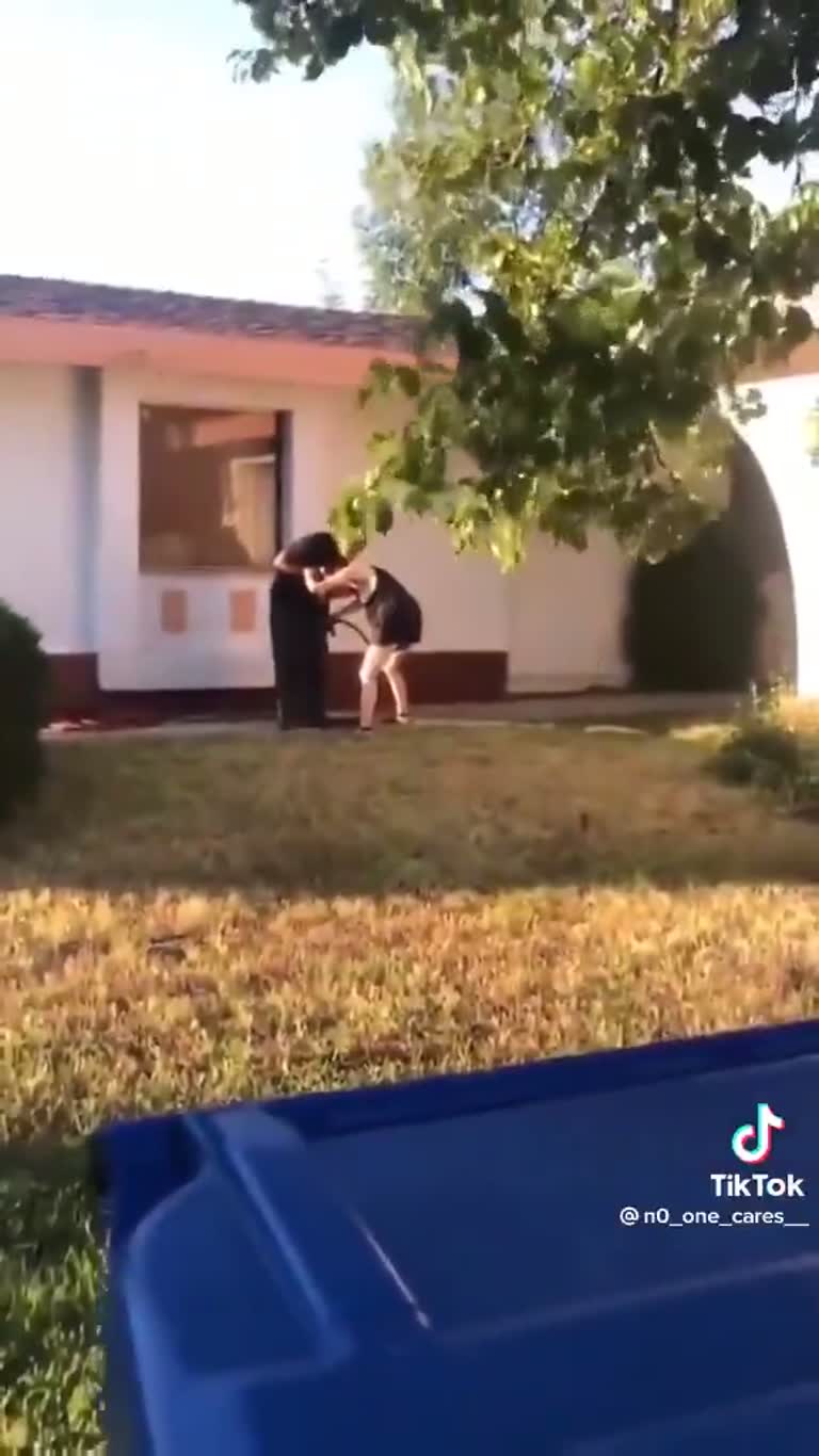 Neighbor's 911 Call, Two Hammers and a Lawn Scuffle on Camera