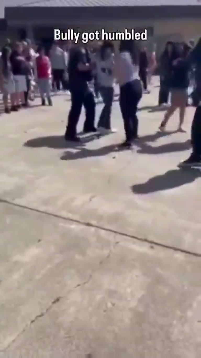 A Schoolyard Crowd, One Grey Hoodie, and a Moment Nobody Expected