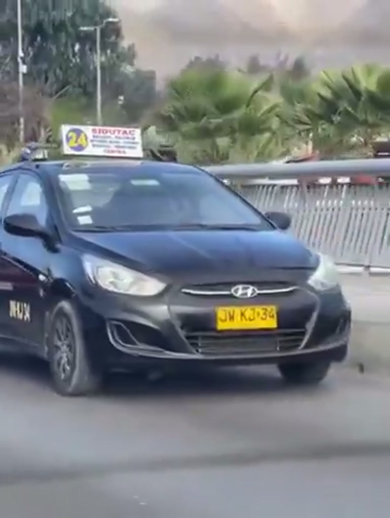 Colectivo Row Over a Blocked Car Ends in Instant Karma on Camera