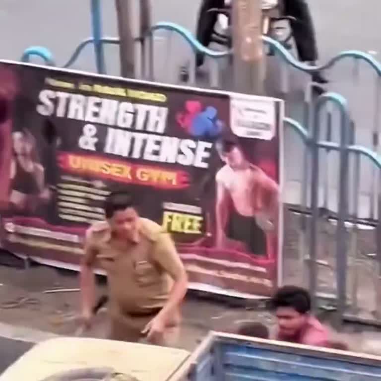 A Street Standoff, a Police Van and a Crowd That Wouldn't Look Away