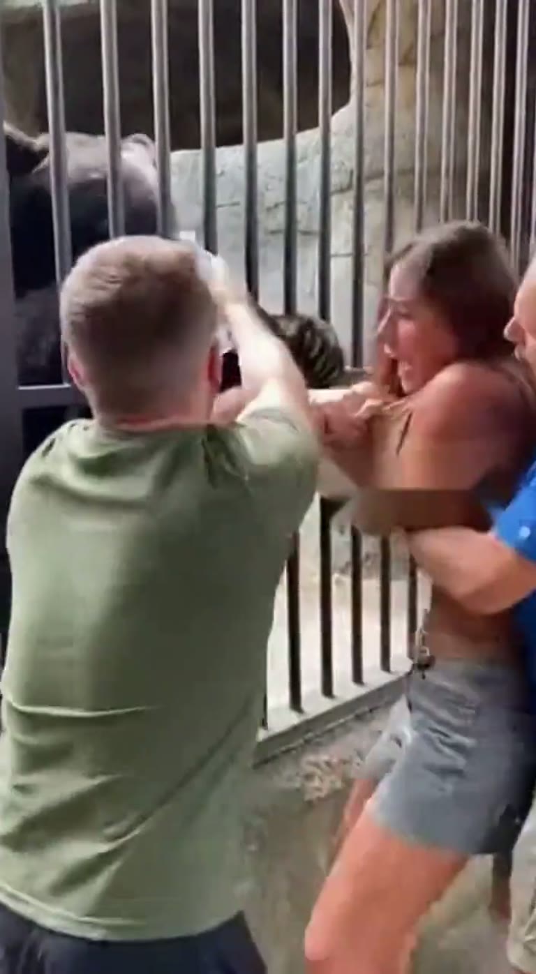 A Day at the Zoo Turns Into a Desperate Test of Strength