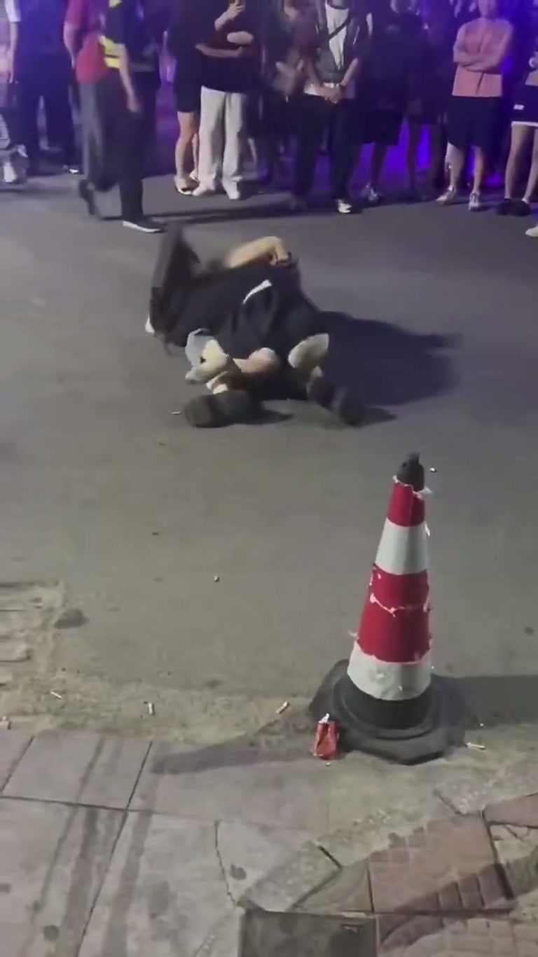 Chaotic Street Clash: Couple's Brawl Caught on Camera