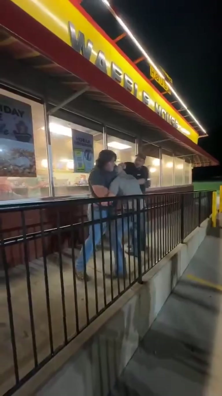 Tense late-night confrontation outside a Waffle House caught on camera