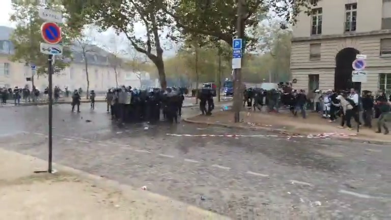 Chaos on Place Vauban as French police charge protesters